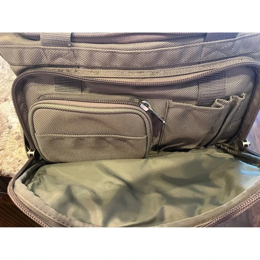 Pathfinder Carry On Luggage Suitcase Shoulder Bag Olive Green!